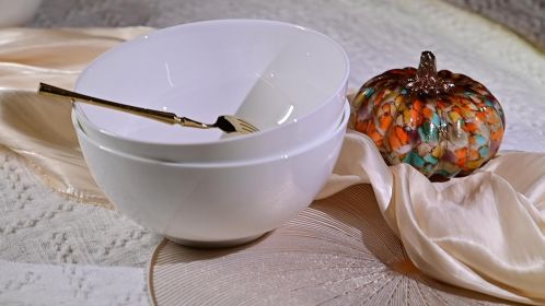 Lily Bone China Dinnerware Set, 2 Pieces, 8-inch White Large Deep Ceramic, Soup, Cereal, Oatmeal, Fruit, Rice Bowl, Plates, Dishes (Option: White)